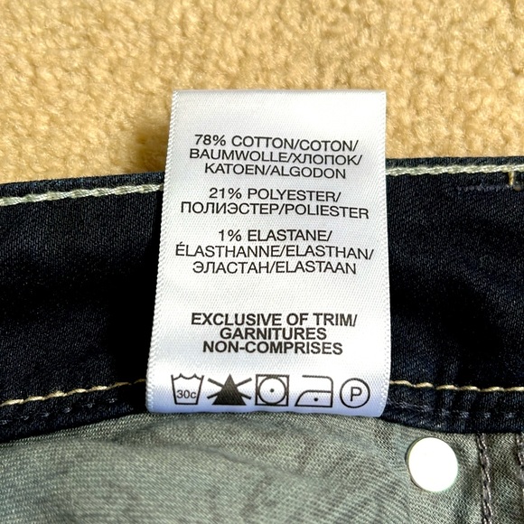 NWOT Silver Suki fit, Super stretch, mid-rise slim boot jeans. W28, L33 - Picture 11 of 11